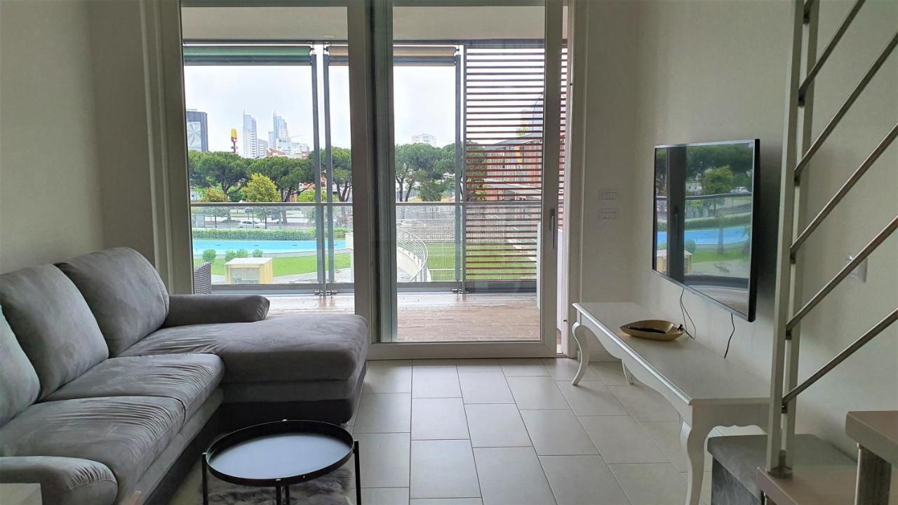 Isola Blu Luxury Apartment Лідо-ді-Єзоло Екстер'єр фото